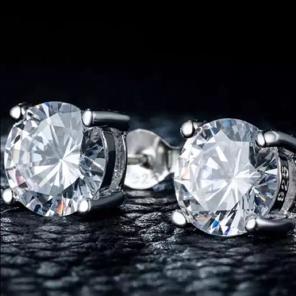 Stunning 1 Ct cz Earings - Picture 2 of 5